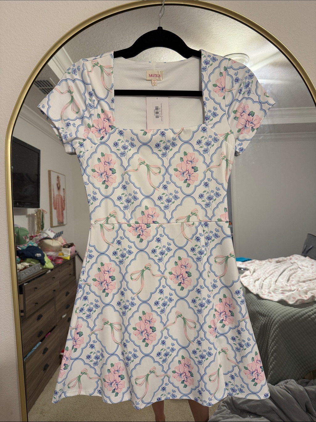 Nwt Motion White Floral Square-Neck Active Dress